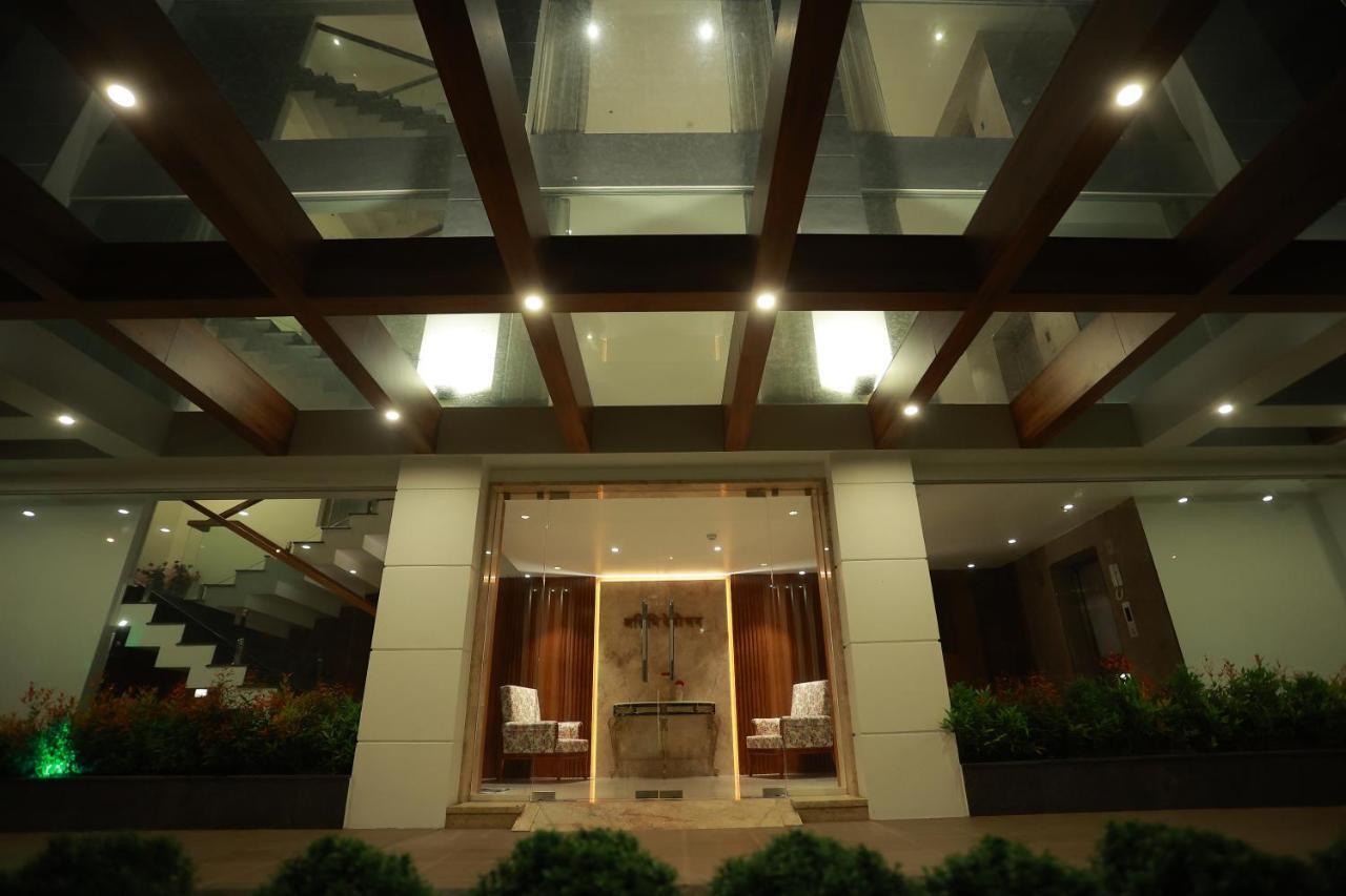 The Gold Hotel Palakkad Esterno foto
