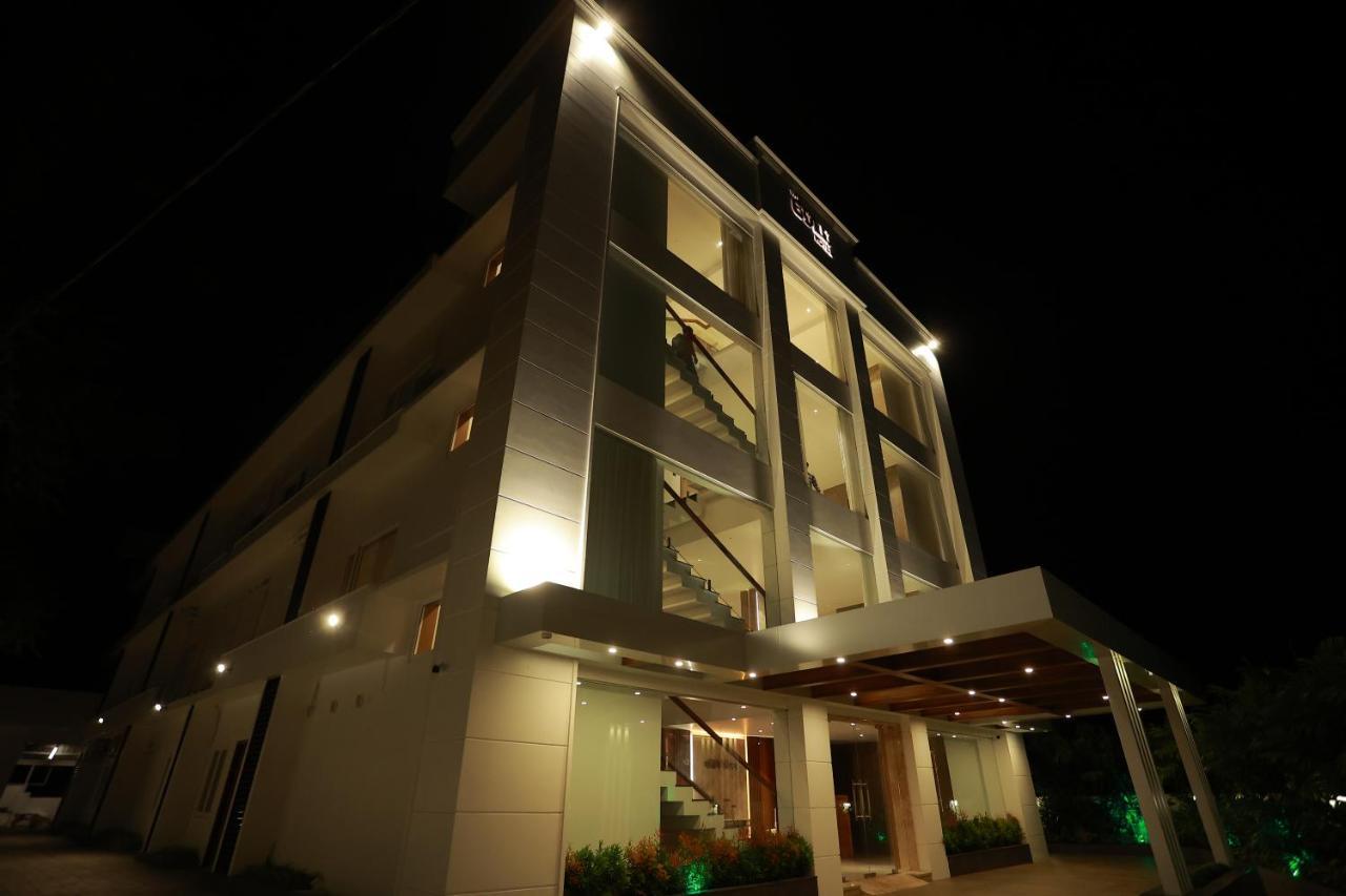 The Gold Hotel Palakkad Esterno foto